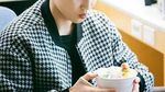 Ganteng atau Imut? Begini Gaya Suho EXO Kalau Lagi Cicip Makanan