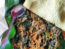 Di Kampung Ini Berkumpul 120 Penjual Pecel Semanggi Khas Surabaya