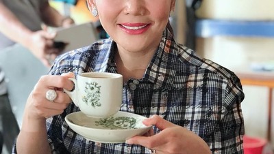 Intip Gaya Kulineran Kristina, Pedangdut yang Kini Jadi Caleg NasDem