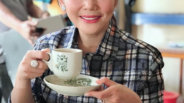 Intip Gaya Kulineran Kristina, Pedangdut yang Kini Jadi Caleg NasDem