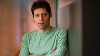 Sam Altman adalah presiden dari perusahaan venture capital Y Combinator dan salah satu pendiri perusahaan riset kecerdasan buatan (AI) OpenAI bersama Elon Musk. Ia mendaftarkan dirinya ke daftar tunggu milik perusahaan Nectome untuk mengunggah isi otaknya ke dalam cloud sehingga kesadarannya tetap hidup ketika ia sudah mati. Untuk masuk dalam daftar tunggu tersebut, Altman harus merogoh kocek sebesar USD 10.000 (Rp 143 juta). Foto: Fortune