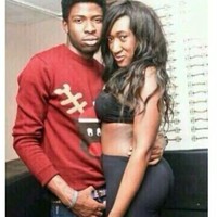 Pria berikut mengaku pacarnya mirip Rihanna. Orang-orang pun tak terima dan membuat postingan kocak ini jadi meme. Foto: Twitter