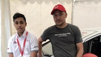 Ia dan tim termasuk ayahnya sudah tahu persis balapan akan makin sulit kedepannya. Apalagi sejak seri ketiga ini tim lawan sudah menurunkan pembalap Jepang, Meri Sakikawa yang menggantikan Alinka Hardianti. Foto: dok. Alvin Bahar
