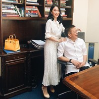 Suami Heart Evangelista adalah politikus Filipina, Senator Francis ‘Chiz’ Escudero. Pria tersebut menjadi anggota senat Filipina sejak 2007 dan sempat mencalonkan diri menjadi wakil presiden pada 2016. Foto: Instagram