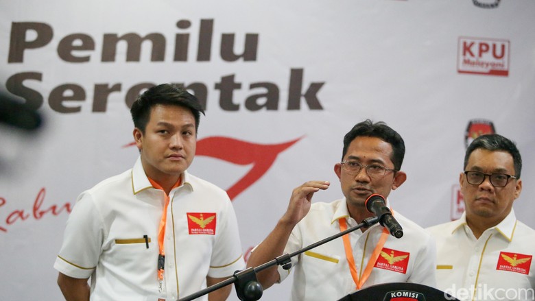 Dapat 0,2% Versi Alvara, Garuda: Dulu Kami Juga Tak Diyakini Lolos Pemilu Dapat 0,2% Versi Alvara, Garuda: Dulu Kami Juga Tak Diyakini Lolos Pemilu