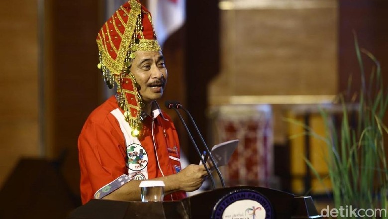Menpar Arief Yahya dalam Calender of Event Centra Celebes 2018 (Bona/detikTravel) Menpar Arief Yahya dalam Calender of Event Centra Celebes 2018 (Bona/detikTravel)