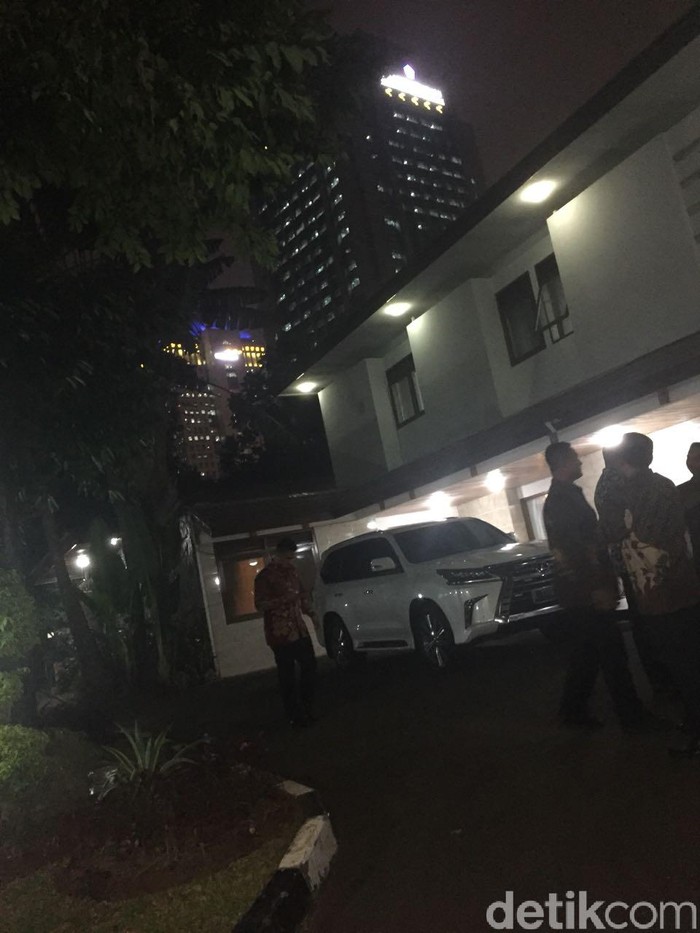 Usai Bertemu Puan Diam-diam, Prabowo Temui Zulkifli Hasan Malam-malam