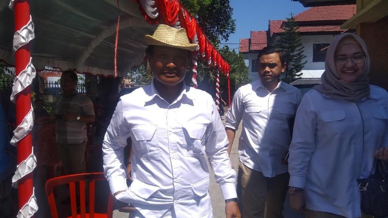Daeng Aziz Bos Kalijodo Nyaleg, Gerindra: Dia Fans Berat Prabowo Daeng Aziz Bos Kalijodo Nyaleg, Gerindra: Dia Fans Berat Prabowo