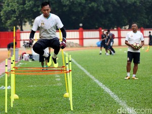 Awan Setho Dicemooh, Awan Setho Dibela