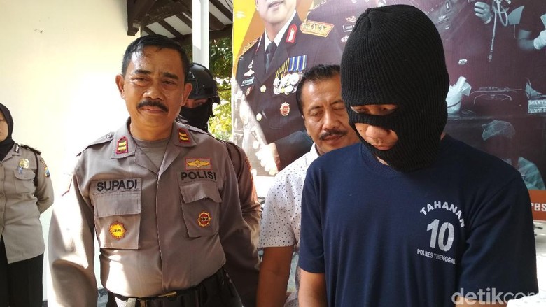 Asmara Kandas, Foto Syur Istri Orang Disebar di Medsos Asmara Kandas, Foto Syur Istri Orang Disebar di Medsos