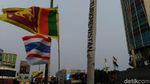 Potret Bendera Asian Games Bertiang Bambu yang Bikin Netizen Miris
