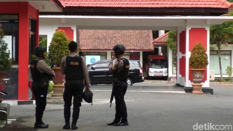 Rumdin Walkot Blitar Kembali Digeledah KPK, Kunci Brankas Diamankan Rumdin Walkot Blitar Kembali Digeledah KPK, Kunci Brankas Diamankan