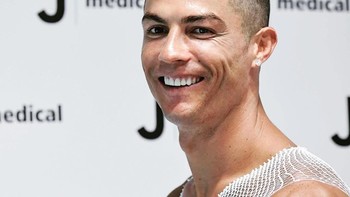 Kala Ronaldo menjalani tes medis di pusat kesehatan milik Juventus. Foto: Instagram/juventus