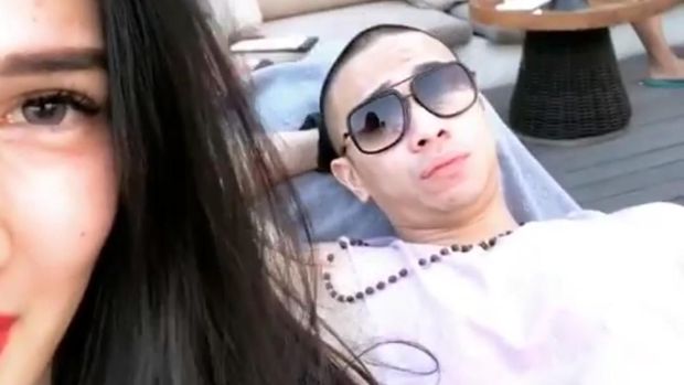 Stevie Agnecya dan suami baikan.