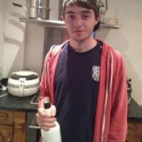 Pria ini mungkin tidak tahu siapa Drake tapi bangga dibilang mirip selebriti. Foto: Twitter