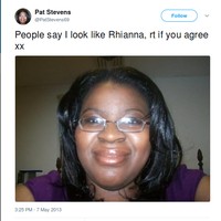 Satu lagi orang yang mengaku orang-orang bilang dia mirip Rihanna. Foto: Twitter