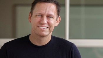 Jika cara-cara tersebut tidak berhasil, Thiel memiliki alternatif terakhir. Ia telah mendaftar di perusahaan cryogenic, Alcor untuk membekukan badannya di nitrogen cair saat ia mati. Dengan membayar USD 200.000 (Rp 2,8 miliar), badan Thiel akan dibekukan dengan harapan akan dapat dihidupkan lagi di masa depan. Foto: Getty Images