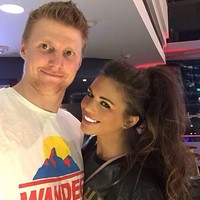 Mungkin Anda bertanya-tanya siapa ayah dari putri Mara. Dialah John Ryan. Keduanya bertunangan sejak setahun lalu. (Foto: Instagram/@_maramartin_)