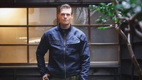 Jakob Sebastian Bjork merupakan binaragawan dan model kelahiran Swedia. Ia melepaskan kewarganegaraan aslinya untuk menjadi warga negara resmi jepang, dan memilih berkarier jadi tukang kebun (tatsumasa.murasame/Instagram)