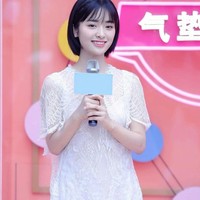 Aktris kelahiran 1997 ini juga telah beberapa kali membintangi serial. Sebagai Sanchai zaman now, Shen Yue tampil dengan rambut pendek, berbeda dengan Meteor Garden 2001 dimana peran Sanchai yang dimainkan oleh Barbie Hsu merupakan wanita berambut panjang. Foto: Instagram