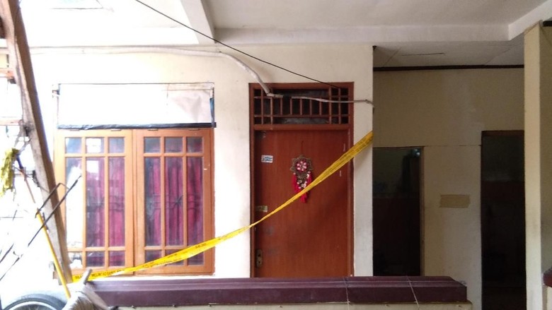 Makeup Artist Ditemukan Tewas di Kamar Kos di Mampang Makeup Artist Ditemukan Tewas di Kamar Kos di Mampang