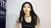 Hyuna menjadi sorotan usai melakukan aksi di atas panggung. Dok. Instagram/hyunah_aa