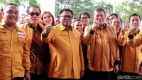 Partai Hati Nurani Rakyat (Hanura) mendaftarkan bakal calon anggota (bacaleg) legislatif 2019 mereka di KPU.