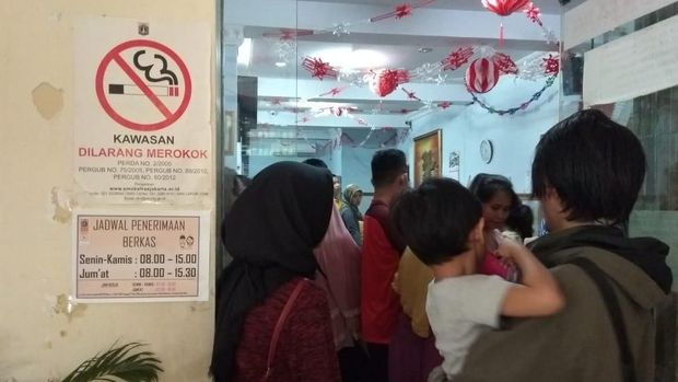 Warga Cerita Repotnya Urus Surat di Kelurahan Cipinang Besar Utara