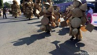 Galuh Etnic Carnival tidak hanya menampilkan khas Ciamis, tapi juga sejumlah daerah seperti Bandung Barat, Banjar, Kuningan, Indramayu, Garut hingga Ponorogo turut memeriahkan.