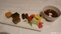 Chef Takehiko hanya bisa berbahasa Jepang. Ini hidangannya halal penutup darinya (Masaul/detikTravel)