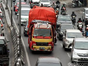 Dilarang Wira-wiri 2023, Truk Obesitas Bikin Negara Rugi Rp 43 T/Tahun