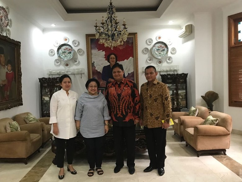 Megawati-Airlangga Bahas Cawapres Jokowi, Begini Hasilnya Megawati-Airlangga Bahas Cawapres Jokowi, Begini Hasilnya