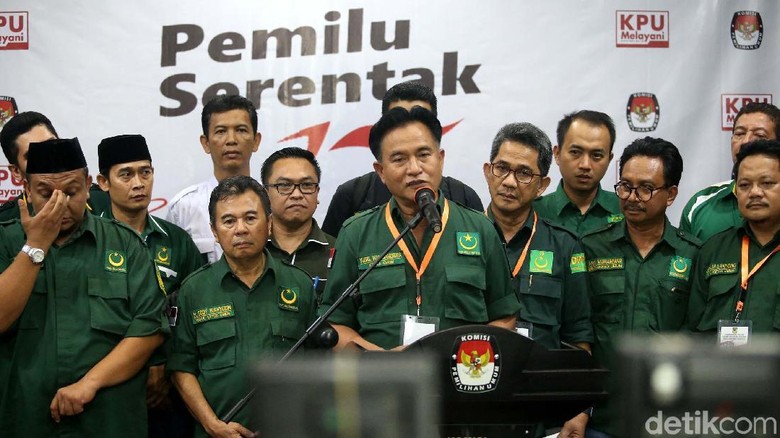 Yenny Wahid Dukung Jokowi, PBB Segera Tentukan Sikap Pilpres Yenny Wahid Dukung Jokowi, PBB Segera Tentukan Sikap Pilpres
