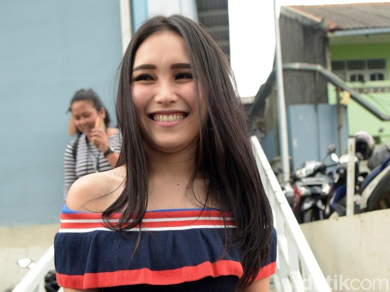Support Putri Denada, Ayu Ting Ting Bertukar Voice Note Support Putri Denada, Ayu Ting Ting Bertukar Voice Note