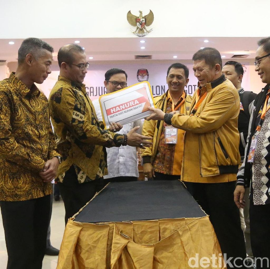 Daftarkan Bacaleg, Hanura Klaim Kadernya Bersih dari Koruptor Daftarkan Bacaleg, Hanura Klaim Kadernya Bersih dari Koruptor