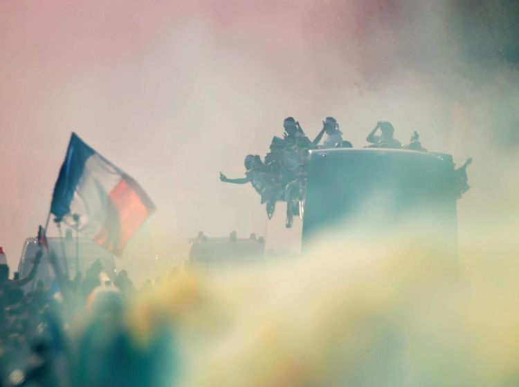 Meriahnya Parade Juara Les Bleus di Paris