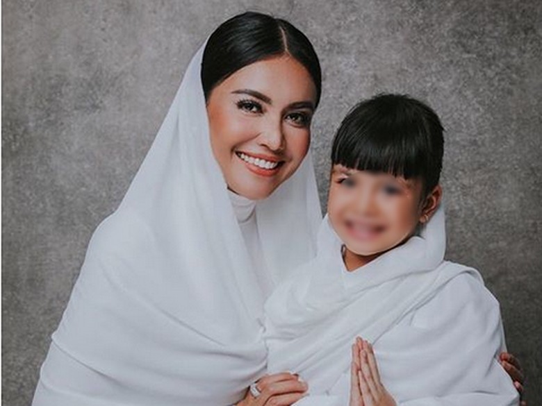 Shakira Putri Denada Merupakan Anak yang Kuat! Shakira Putri Denada Merupakan Anak yang Kuat!