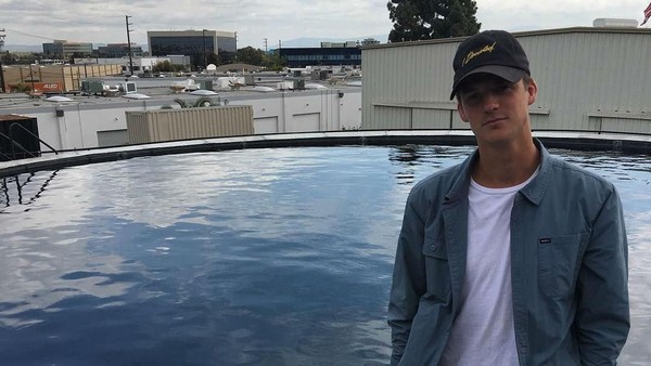 Ini Sosok Bule Ganteng yang Disebut Pacar Baru Agnez Mo, Suka Gaya Kasual