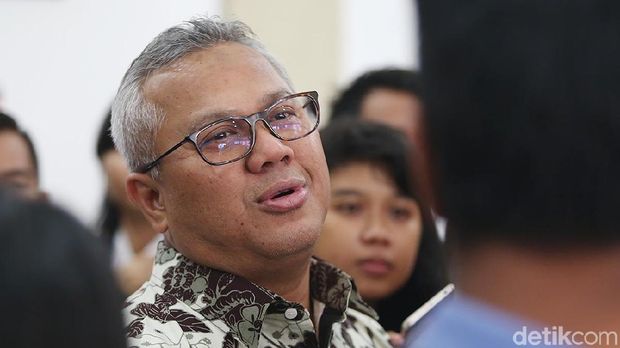 Ketua KPU Arief Budiman menargetkan pertanyaan terkait debat dikirim ke masing-masing capres-cawapres pada 10 Januari 2019.