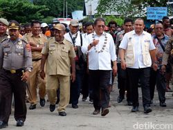 Blusukan Menkominfo Tinjau Palapa Ring di Puncak Jaya