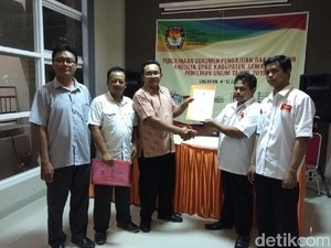 PSI dan Garuda Daftarkan 2 Caleg di KPU Kabupaten Semarang