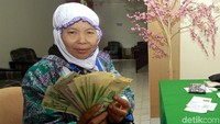 Mandiri Syariah merupakan bank dengan pangsa pasar haji terbesar di Indonesia. Dari total 205 ribu jamaah Indonesia sebesar 38% mendaftar melalui Mandiri Syariah.