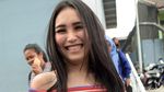 Ditanya Soal Shahrukh Khan, Ayu Ting Ting Senyum-senyum