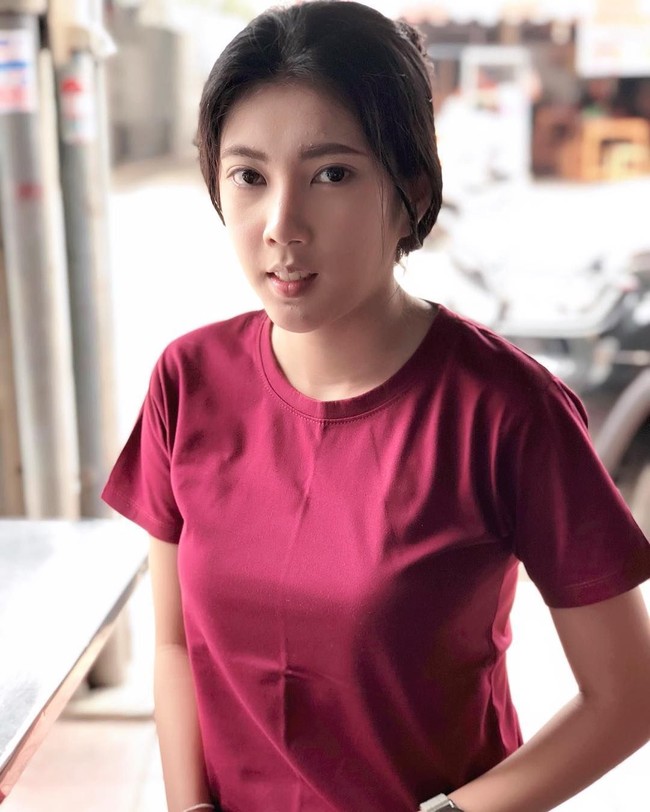 Jitraporn kemudian mengikuti sebuah program acara Let Me In Thailand, sebuah program makeover yang membantu orang-orang mengubah penampilannya. Foto: Instagram