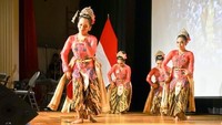 Selain Tari Saman, ada Tari Ronggeng Manis dan Tari Merak yang ditampilkan oleh diaspora Indonesia. (dok. KJRI Vancouver)