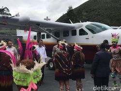 Blusukan Menkominfo Tinjau Palapa Ring di Puncak Jaya