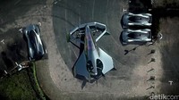 Aston Martin yang satu ini tidak punya roda, tapi punya sayap dan baling-baling saja. Ya ini memang bukan mobil biasa, tapi mobil terbang. Foto: Aston Martin
