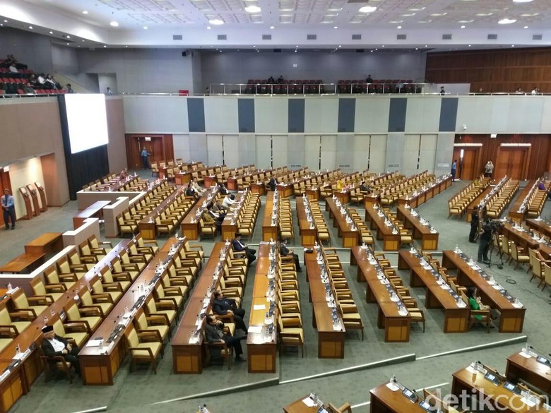 Rapat Paripurna Lanjutan Evaluasi APBN 2017, 384 Anggota DPR Absen Rapat Paripurna Lanjutan Evaluasi APBN 2017, 384 Anggota DPR Absen