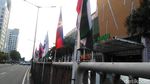 Potret Bendera Asian Games Bertiang Bambu yang Bikin Netizen Miris