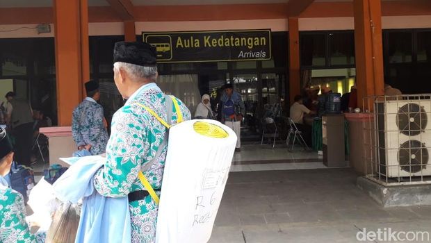 Tiba di Asrama Haji Bekasi, Jemaah Kloter 1 Tes Biometri